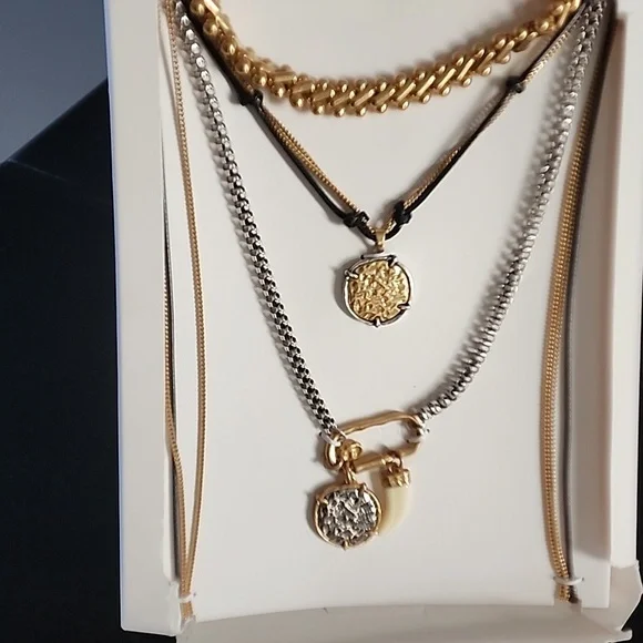 ZARA Pack of 3 Medallion Horn Neckaces - Picture 9 of 13